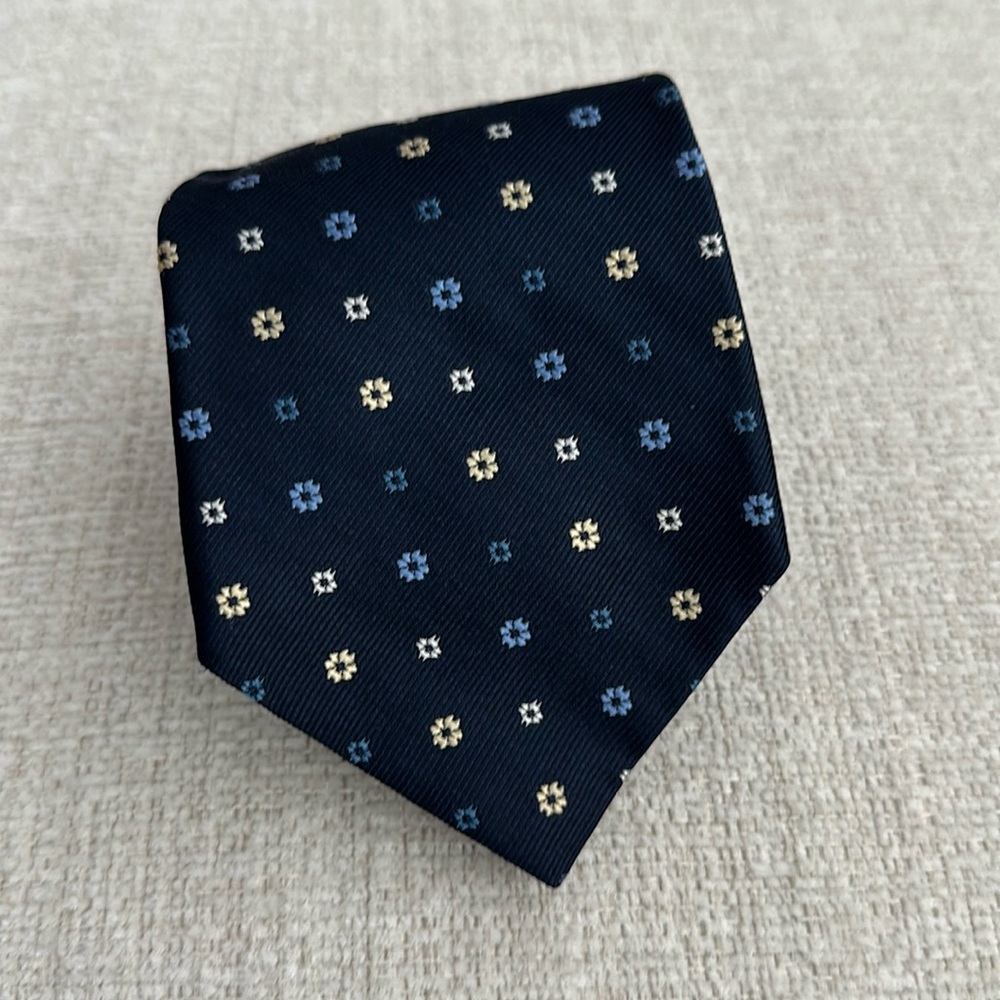 Tommy Hilfiger 100% Silk Necktie Navy and Blue